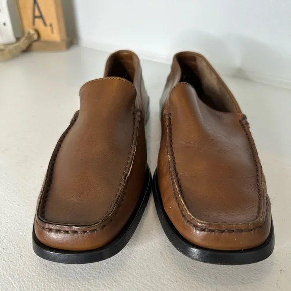 Tod’s Men’s Leather Loafers Tan Slip-On Quiet Luxury Size 8.5 US Made in Italy - Picture 2 of 10